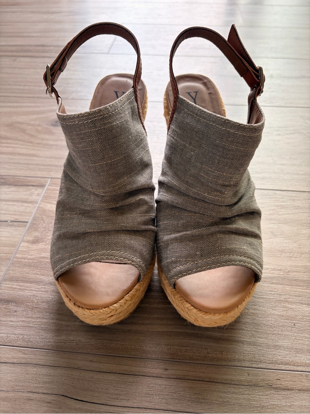 Y-Not Gray Canvas Espadrille Wedge Sandals Size 9